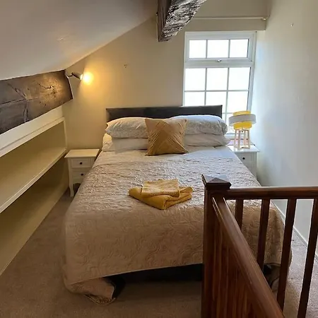 펜션 Steeple View - A Two Bedroom 18th Century Cottage. 리즈