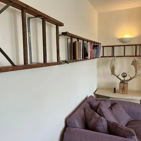 펜션 Steeple View - A Two Bedroom 18th Century Cottage.