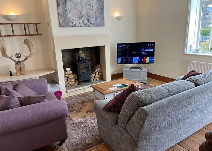 Будинок відпочинку Steeple View - A Two Bedroom 18th Century Cottage.