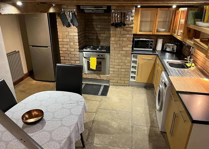 Vakantiehuis Steeple View - A Two Bedroom 18th Century Cottage.